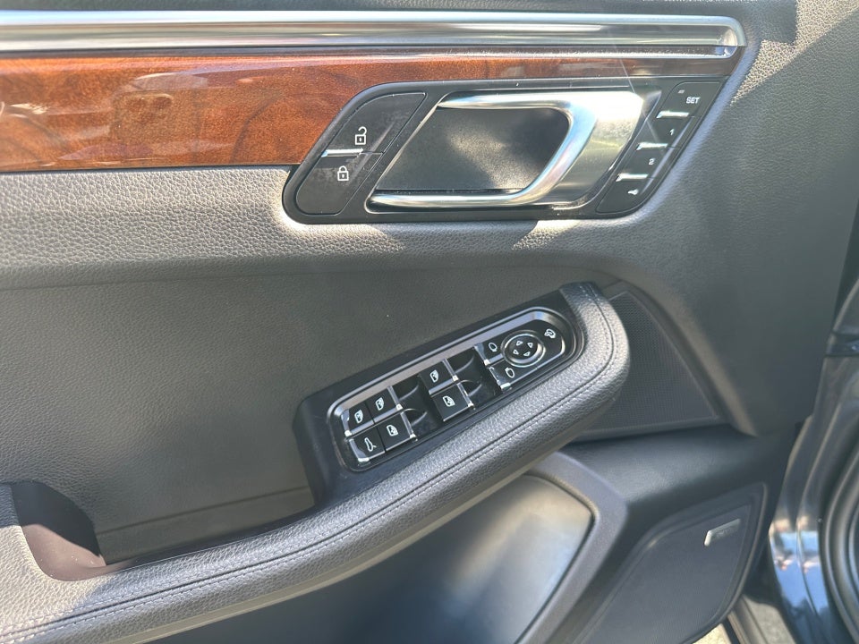 2022 Porsche Macan AWD