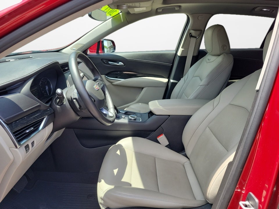 2021 Cadillac XT4 FWD Premium Luxury