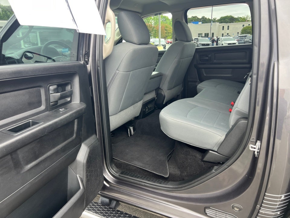2017 RAM 1500 Tradesman Crew Cab 4x2 6'4" Box