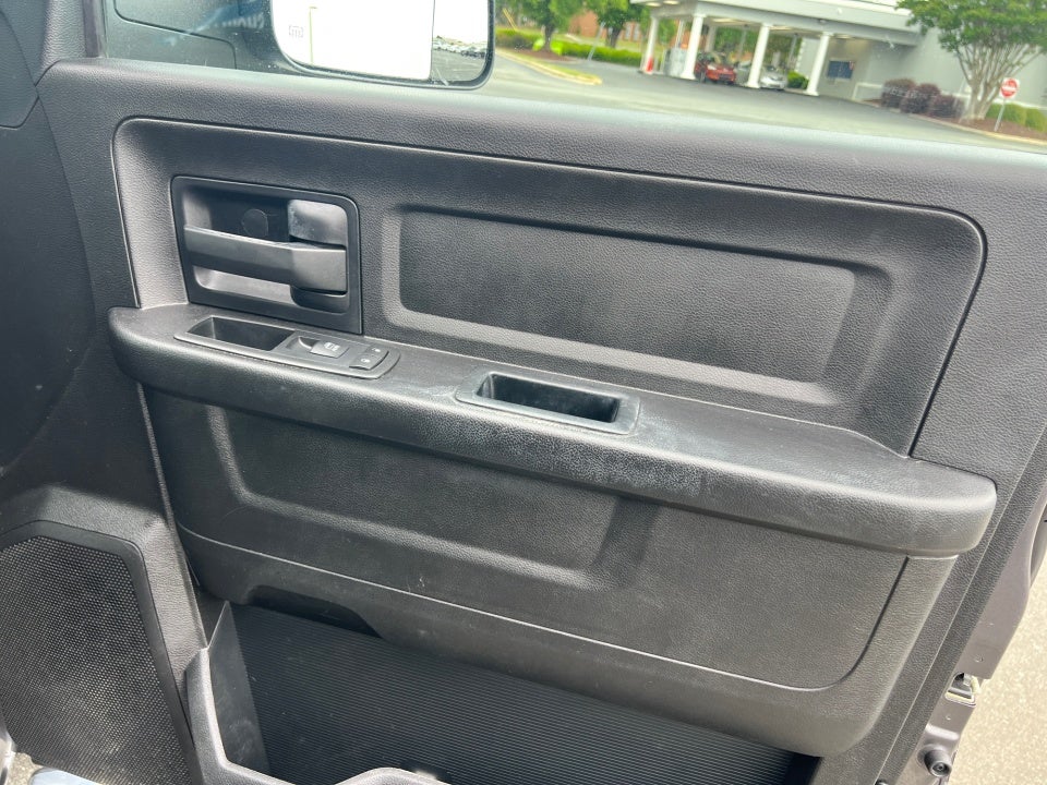2017 RAM 1500 Tradesman Crew Cab 4x2 6'4" Box