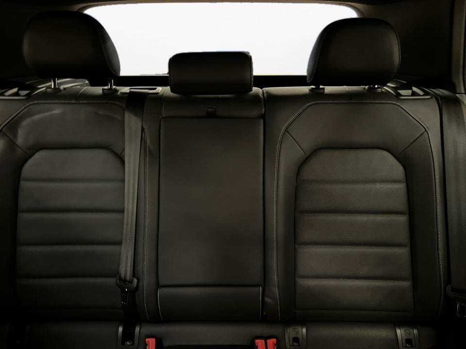 2017 Volkswagen Golf R 4-Door w/DCC & Navigation