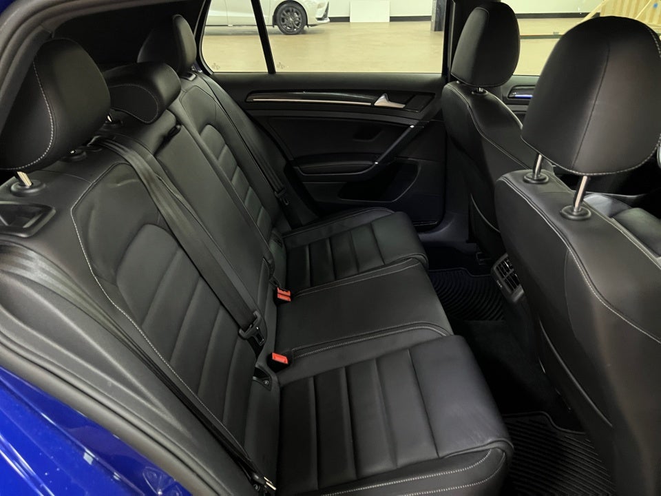 2017 Volkswagen Golf R 4-Door w/DCC & Navigation