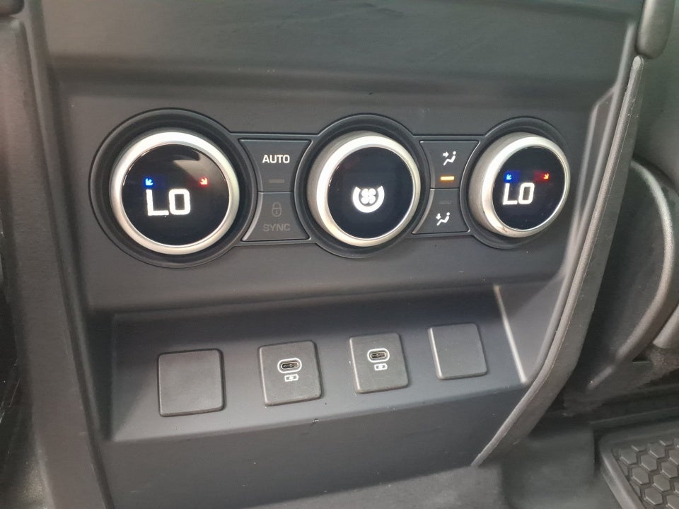 2024 Land Rover Defender 110 P400 S