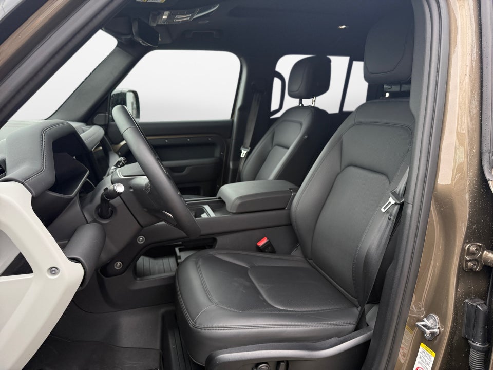 2024 Land Rover Defender 110 P400 S