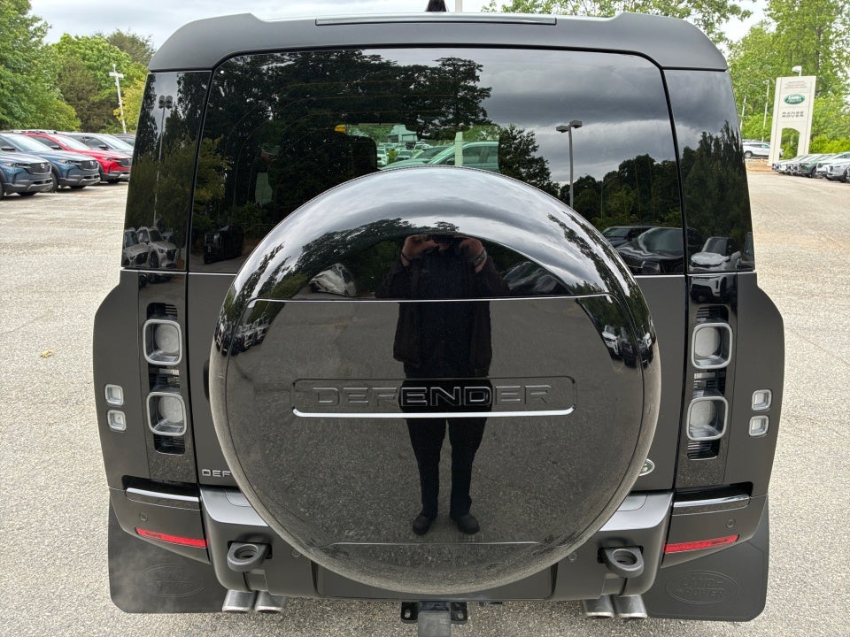 2023 Land Rover Defender 110 V8