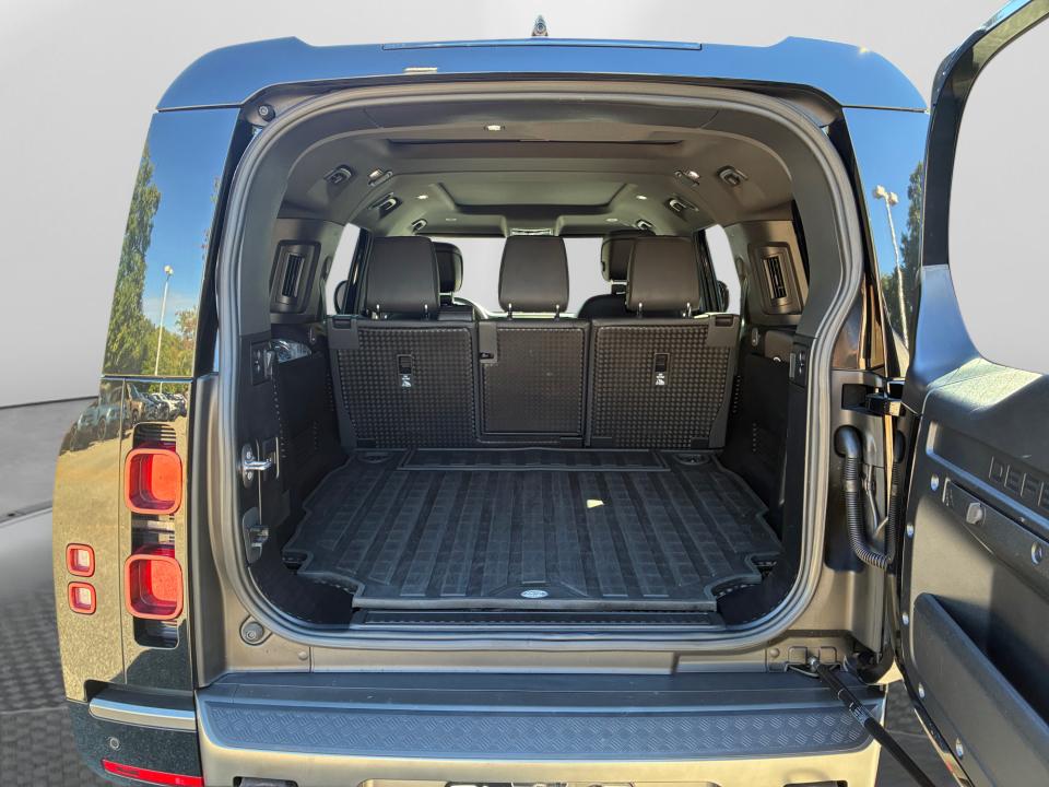 2024 Land Rover Defender Outbound