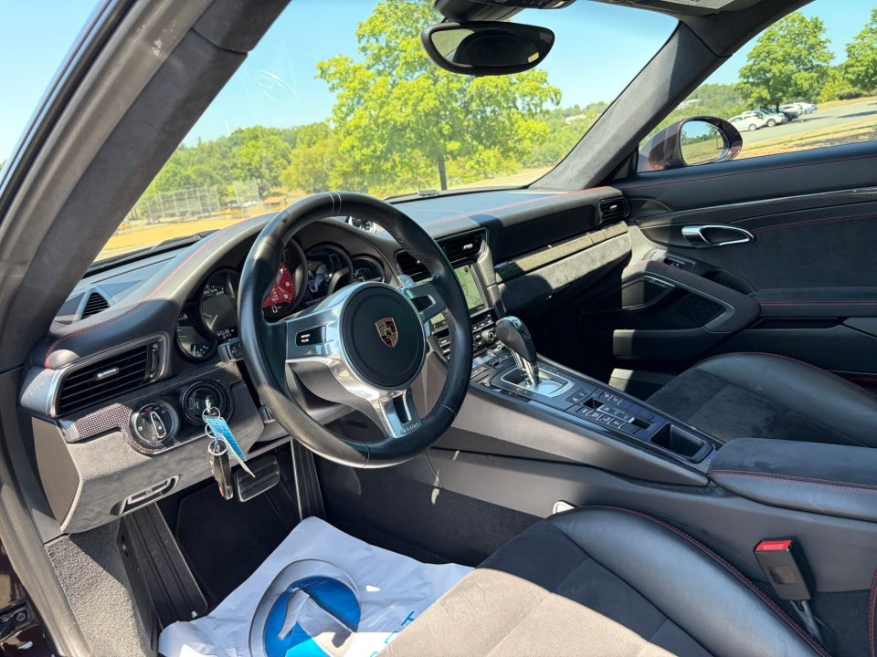 2016 Porsche 911 Carrera GTS