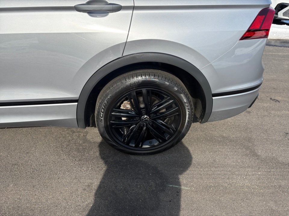 2022 Volkswagen Tiguan 2.0T SE R-Line Black