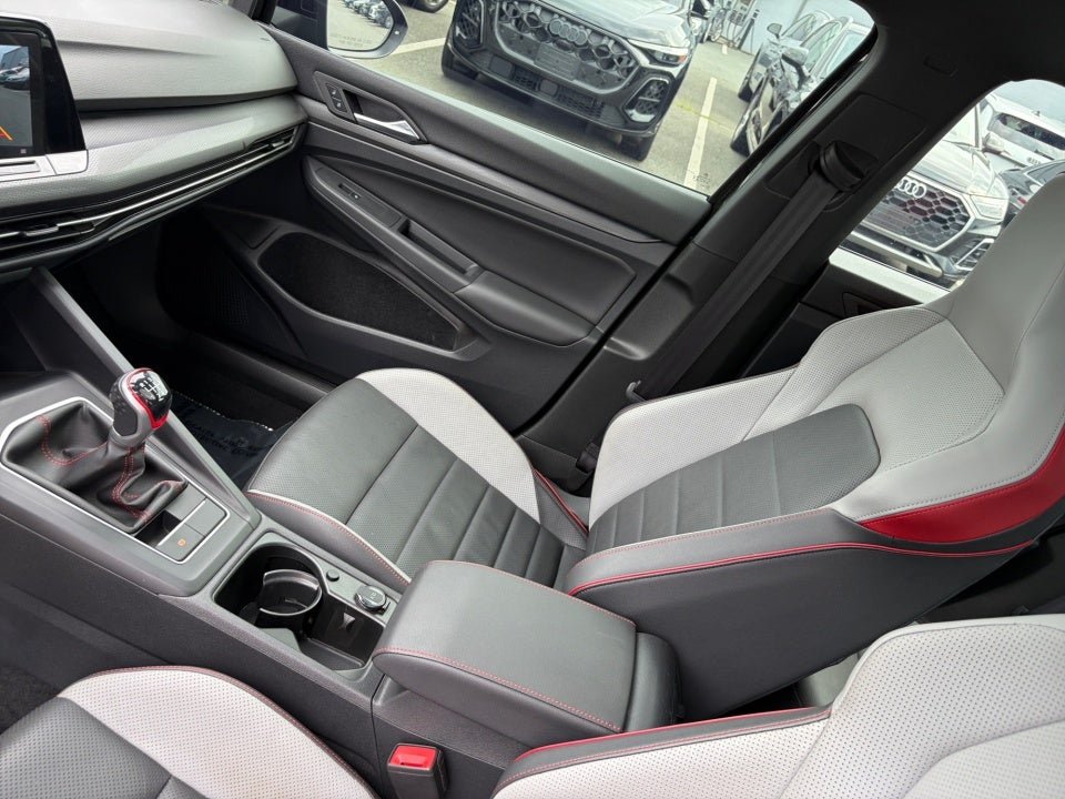2022 Volkswagen Golf GTI SE