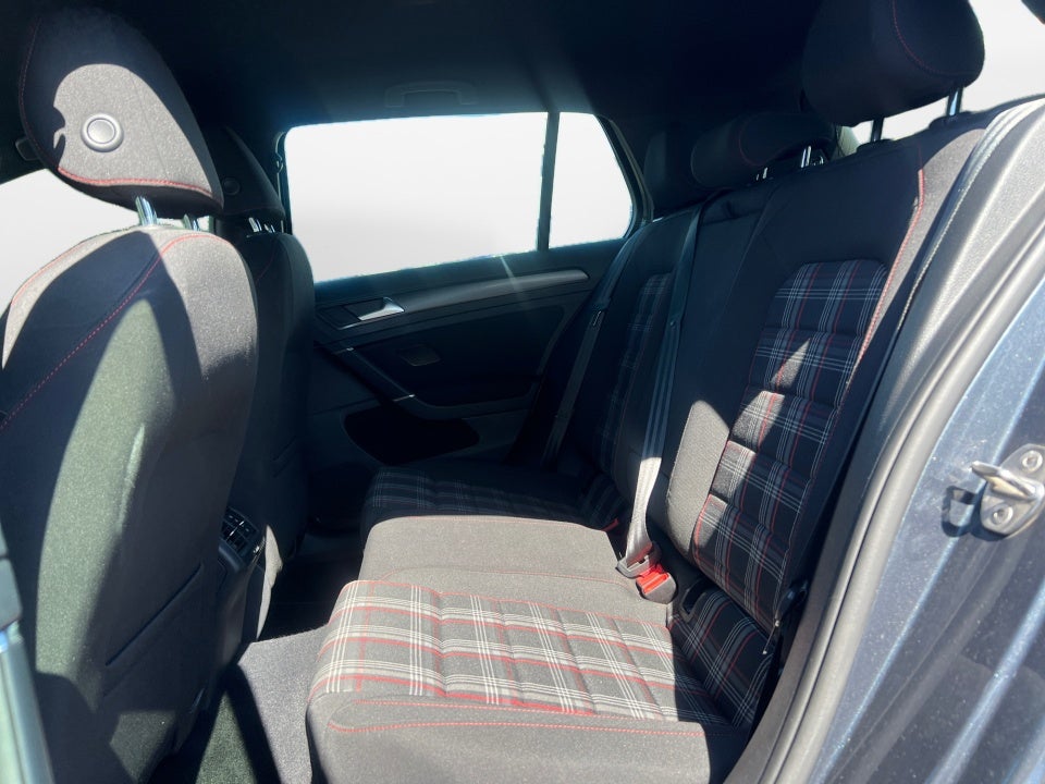 2018 Volkswagen Golf GTI S