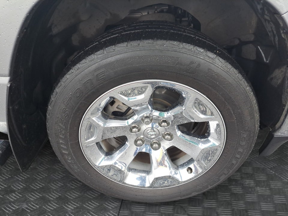 2020 RAM 1500 Big Horn Crew Cab 4x4 5'7" Box