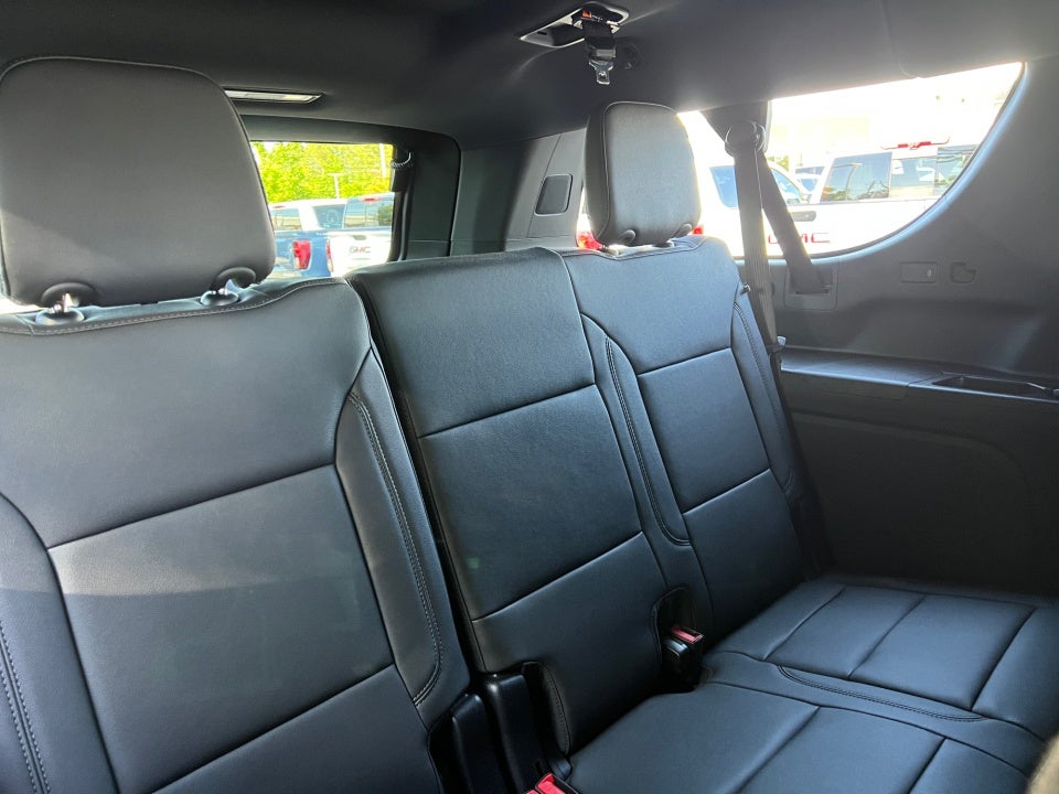 2025 Chevrolet Suburban 2WD LT