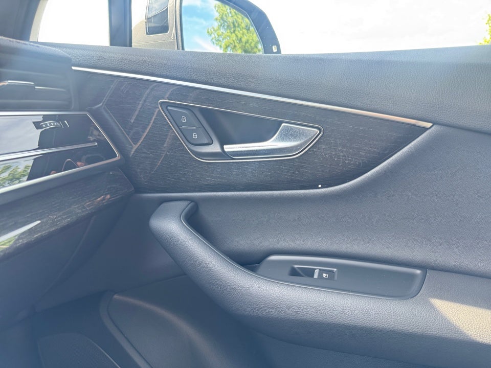 2025 Audi Q7 Premium 45 TFSI quattro Tiptronic