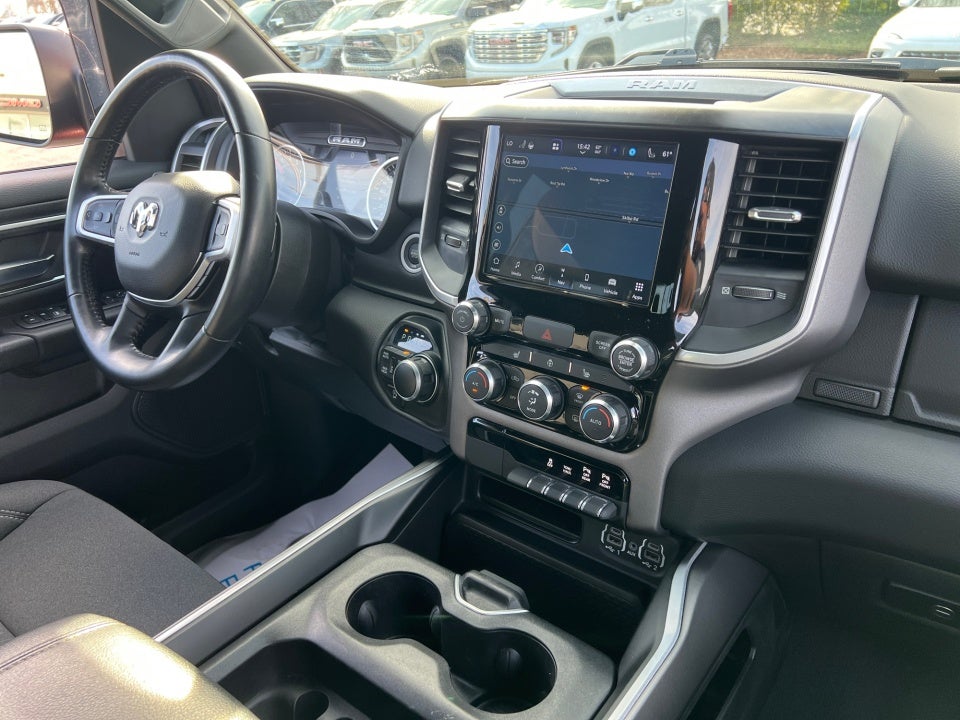 2022 RAM 1500 Big Horn Crew Cab 4x4 5'7" Box