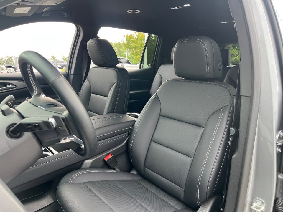 2025 Chevrolet Traverse FWD LT