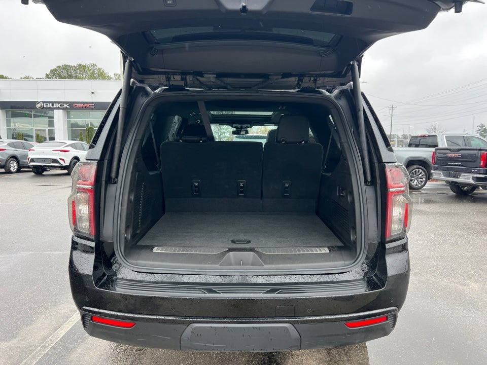 2023 Chevrolet Suburban 4WD RST