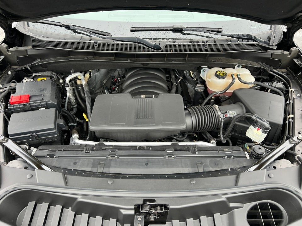 2023 Chevrolet Suburban 4WD RST