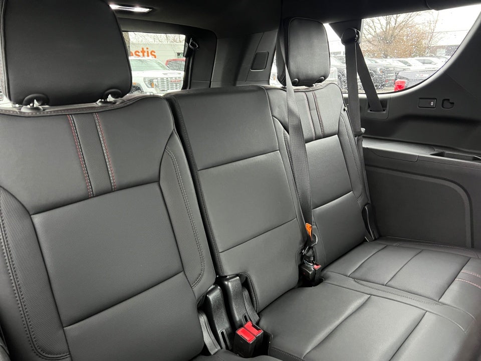 2023 Chevrolet Suburban 4WD RST