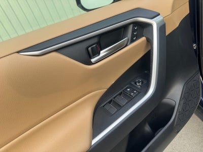 2021 Toyota RAV4 Hybrid XLE Premium